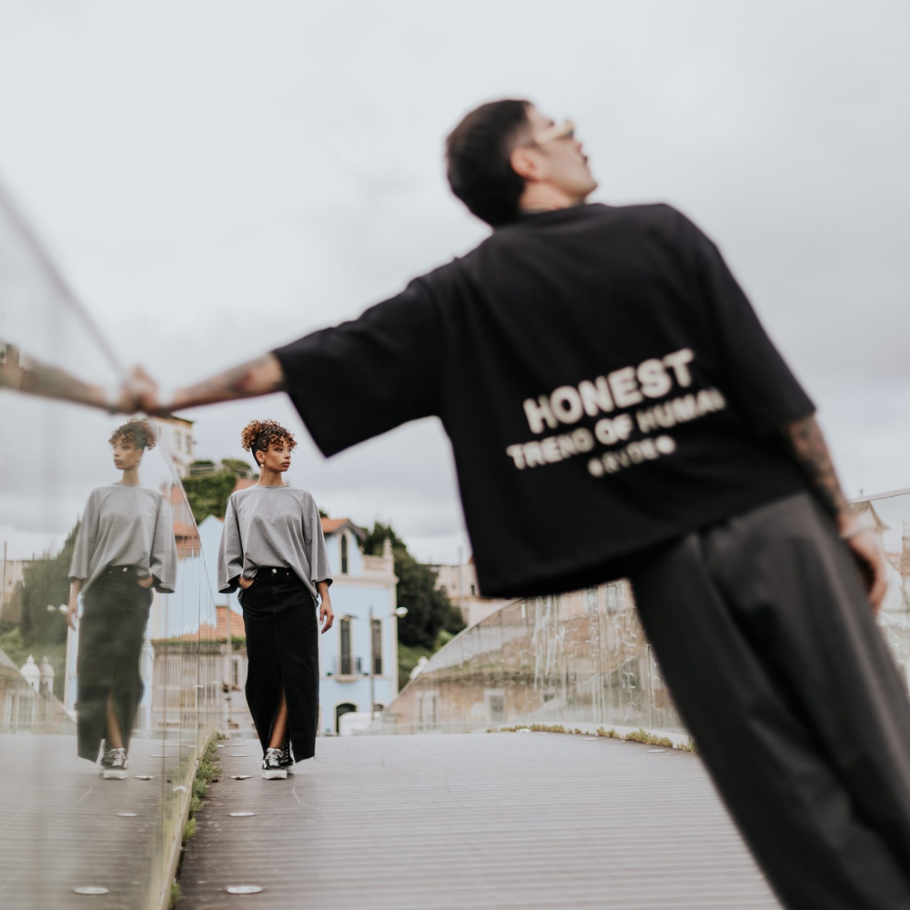 tshirt-crop-preta-honest